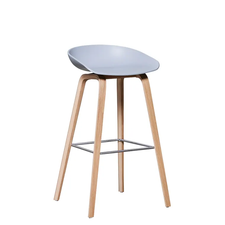 About a stool 32 Eiche – Grau