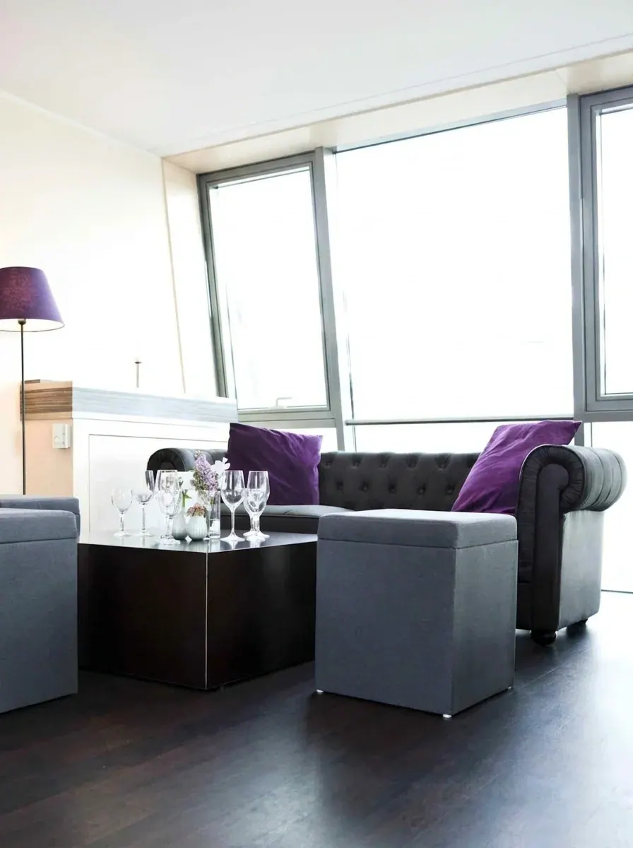 Lounge Hocker Ansicht 2