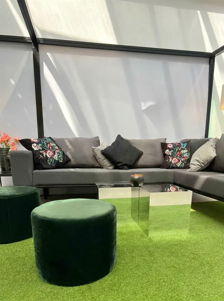 Lounge Hocker Ansicht 2