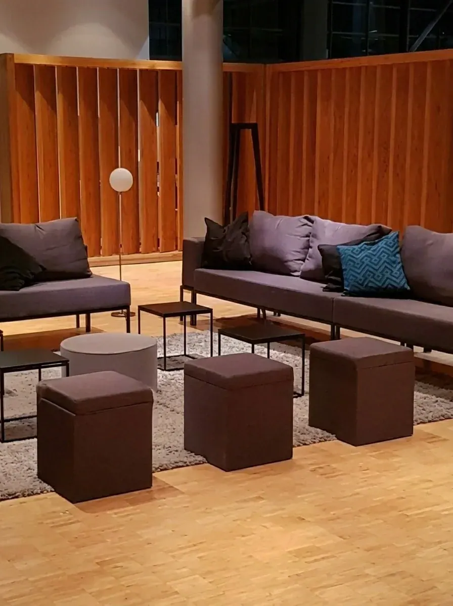 Lounge Hocker Ansicht 2