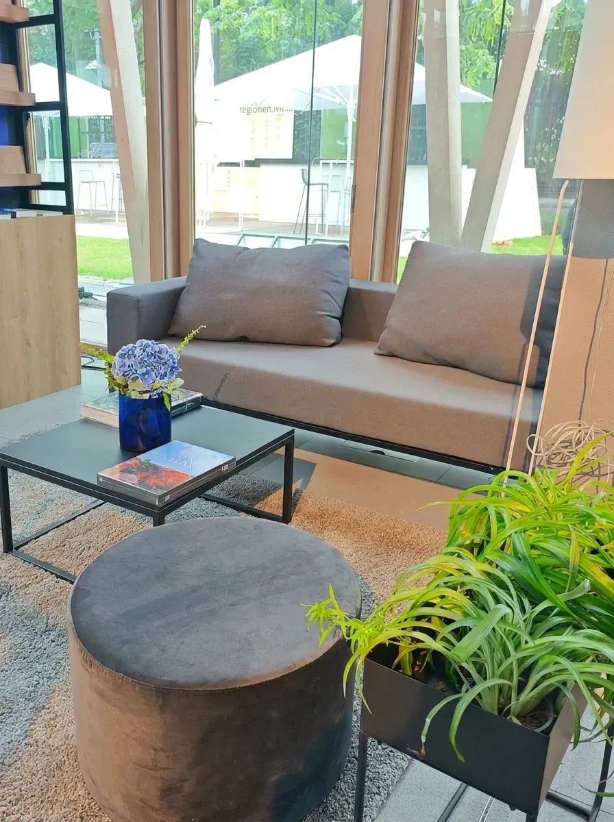 Lounge Hocker Ansicht 2