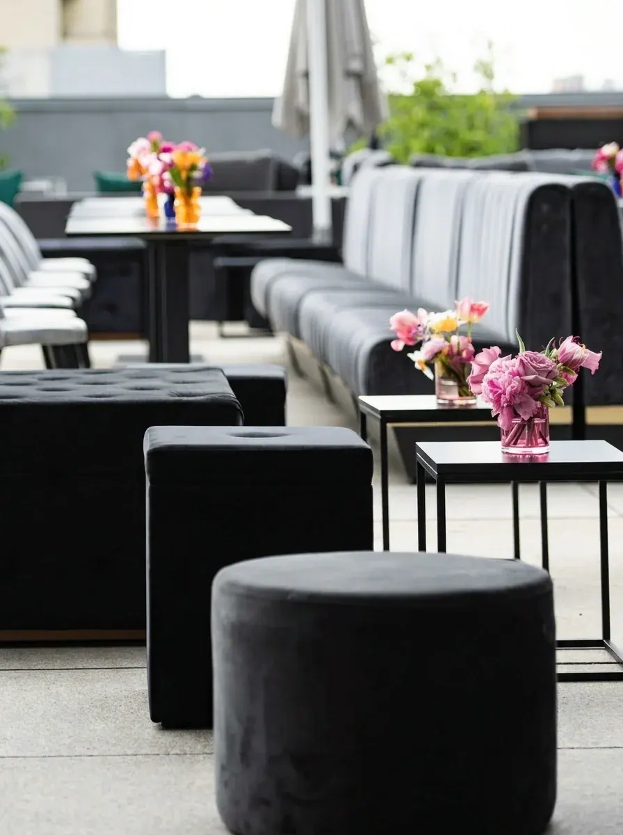 Lounge Hocker Ansicht 2