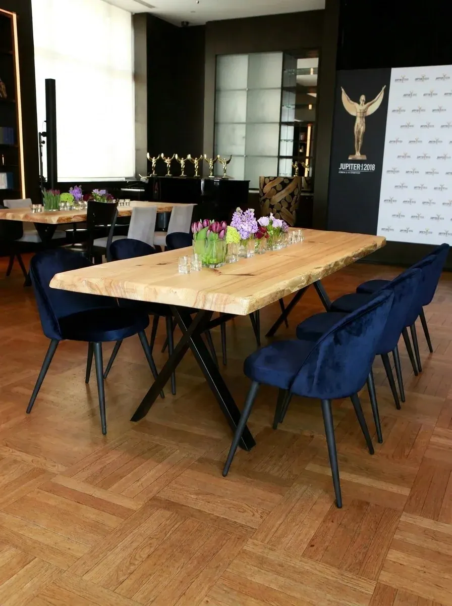 Dinnertisch solid.12 Ansicht 2