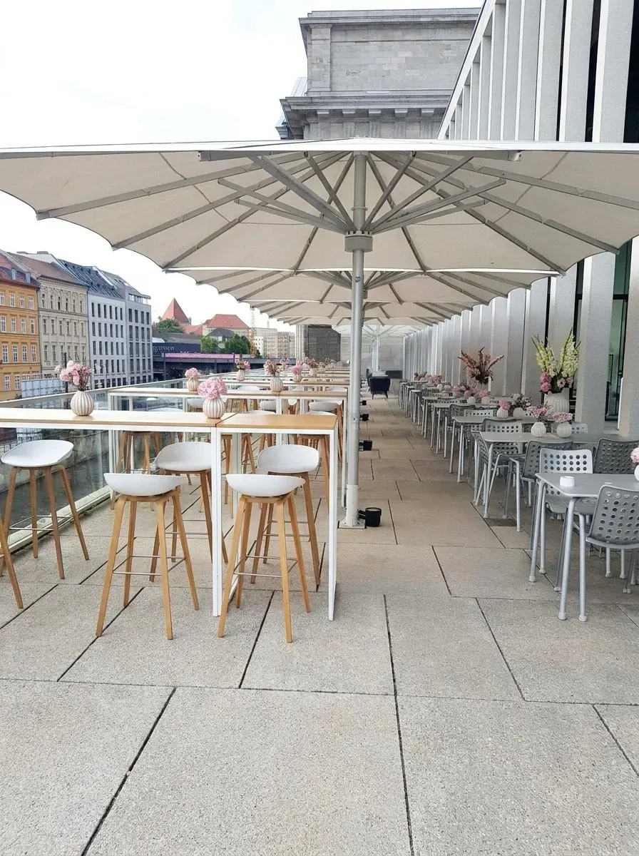 Stehtisch base.18 Ansicht 2