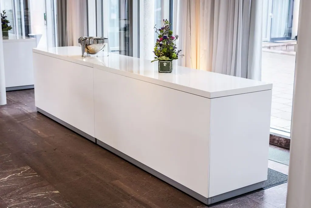 Theke weiß T70 mit Deckblatt Ansicht 4