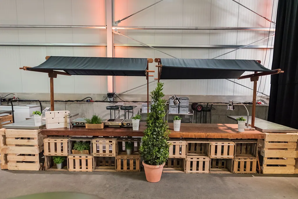 Marktstand aus Holz mit Plane Ansicht 3
