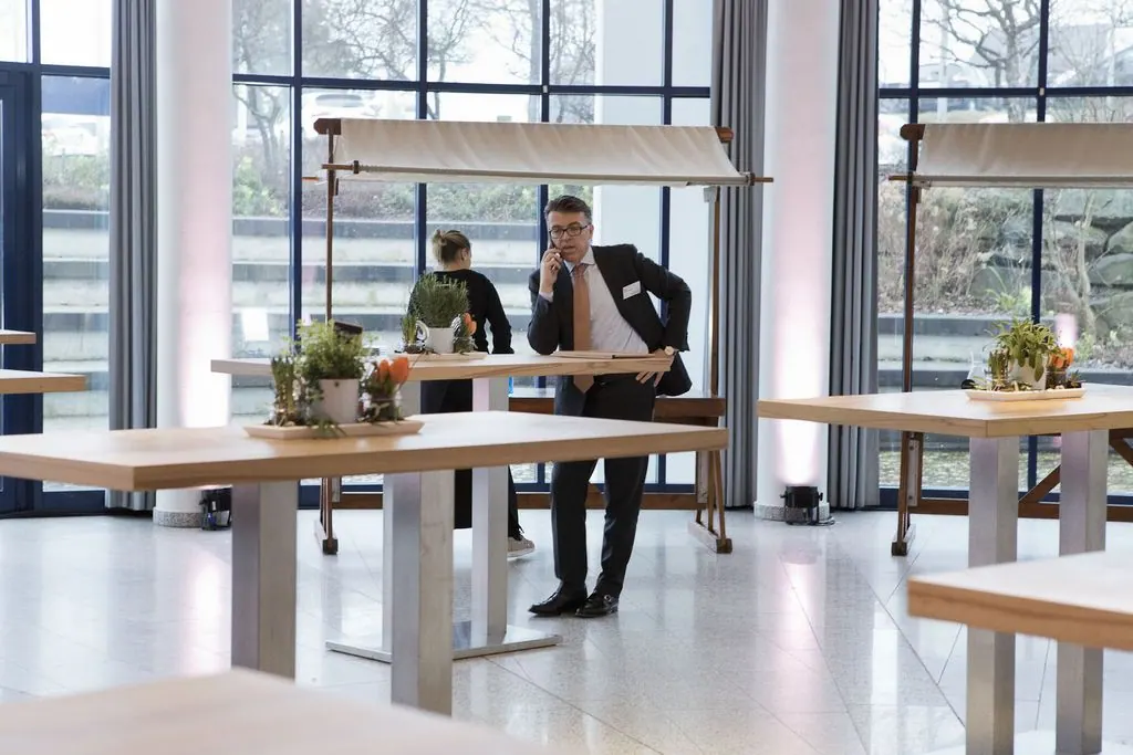 Marktstand aus Holz mit Plane Ansicht 3