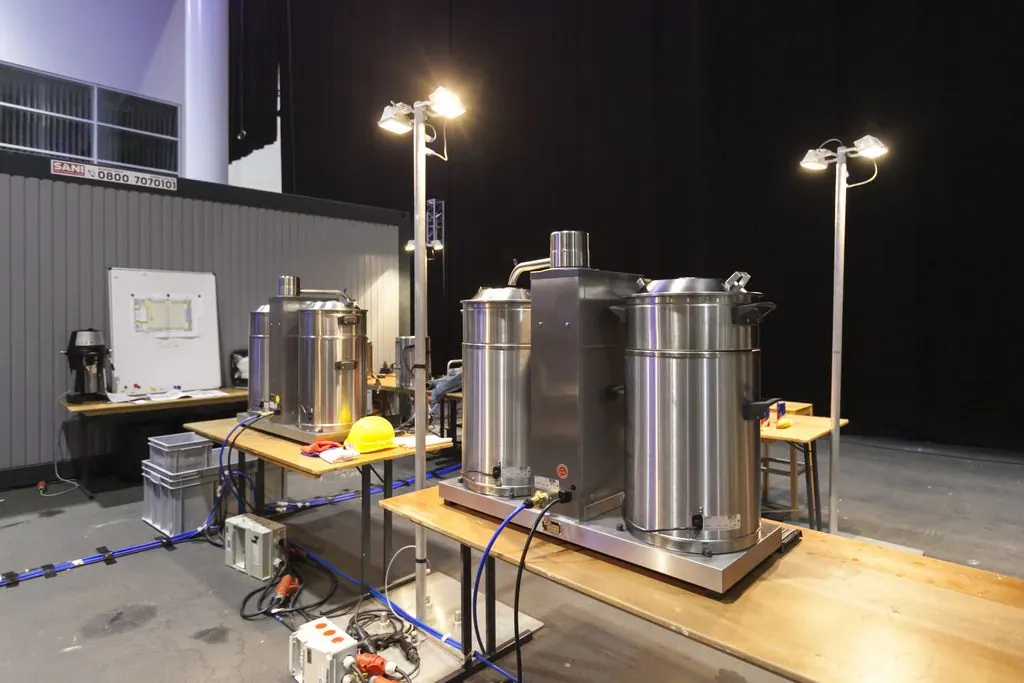 Kaffeeanlage " E" mit 2 Containern 20 ltr 400V/9,3kW/16A Ansicht 2