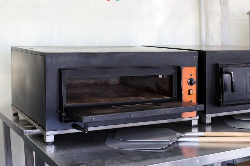 Pizza-Backofen Quattro 400V/4kW/16A Ansicht 4
