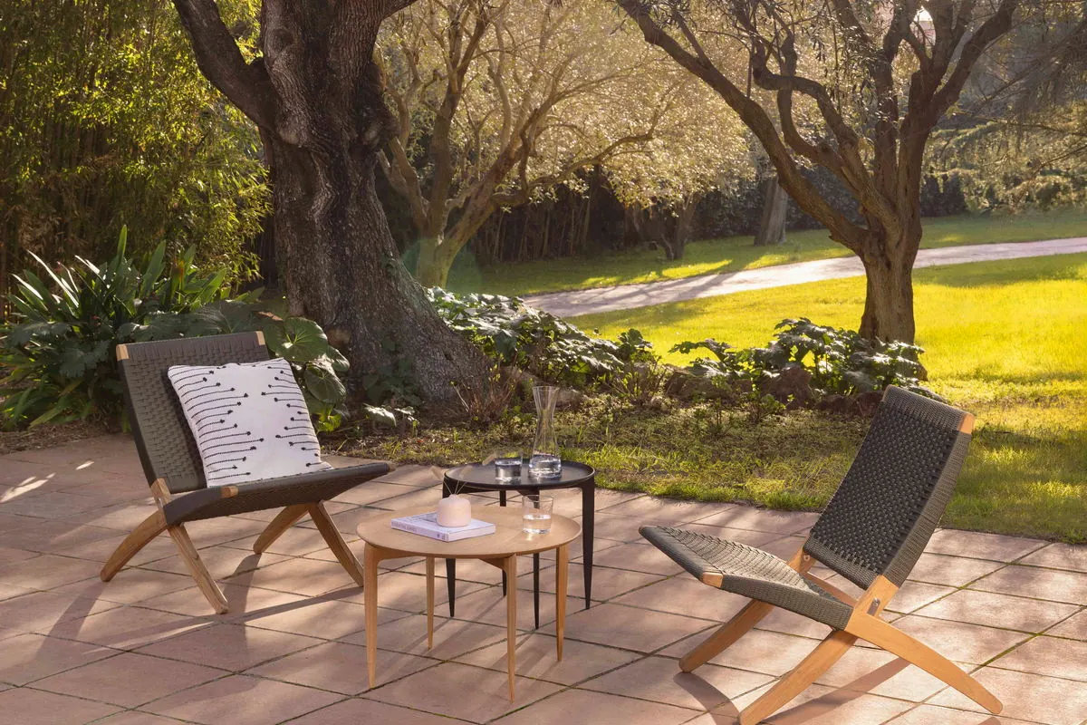Fritz Hansen Tray Table large Lounge Ansicht 2