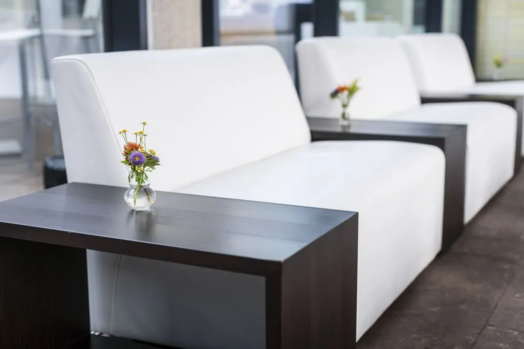 Lounge-Holztisch Ansicht 5