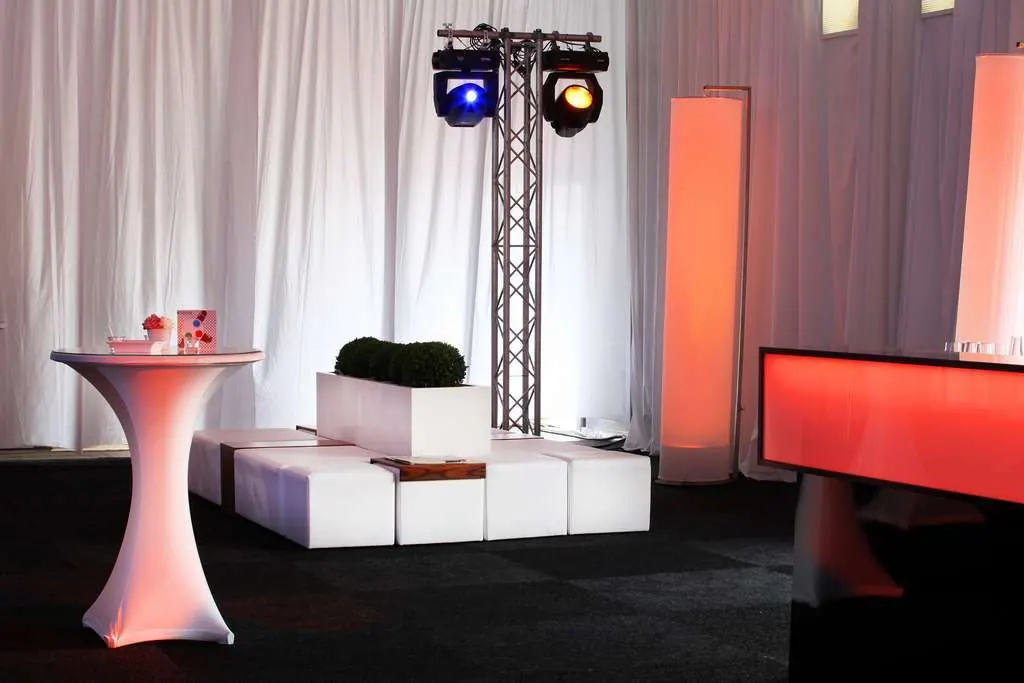 Lounge-Holzsteg zebrano T45 Ansicht 2
