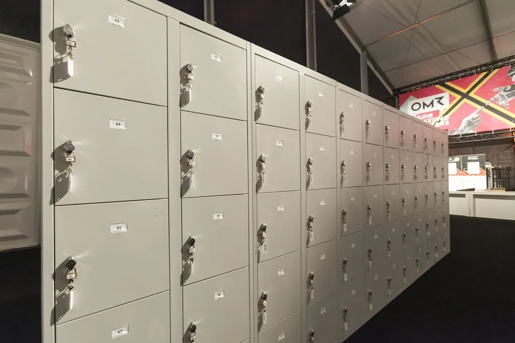 Garderobenschrank mit 10 Schließfächern Stahl Ansicht 5