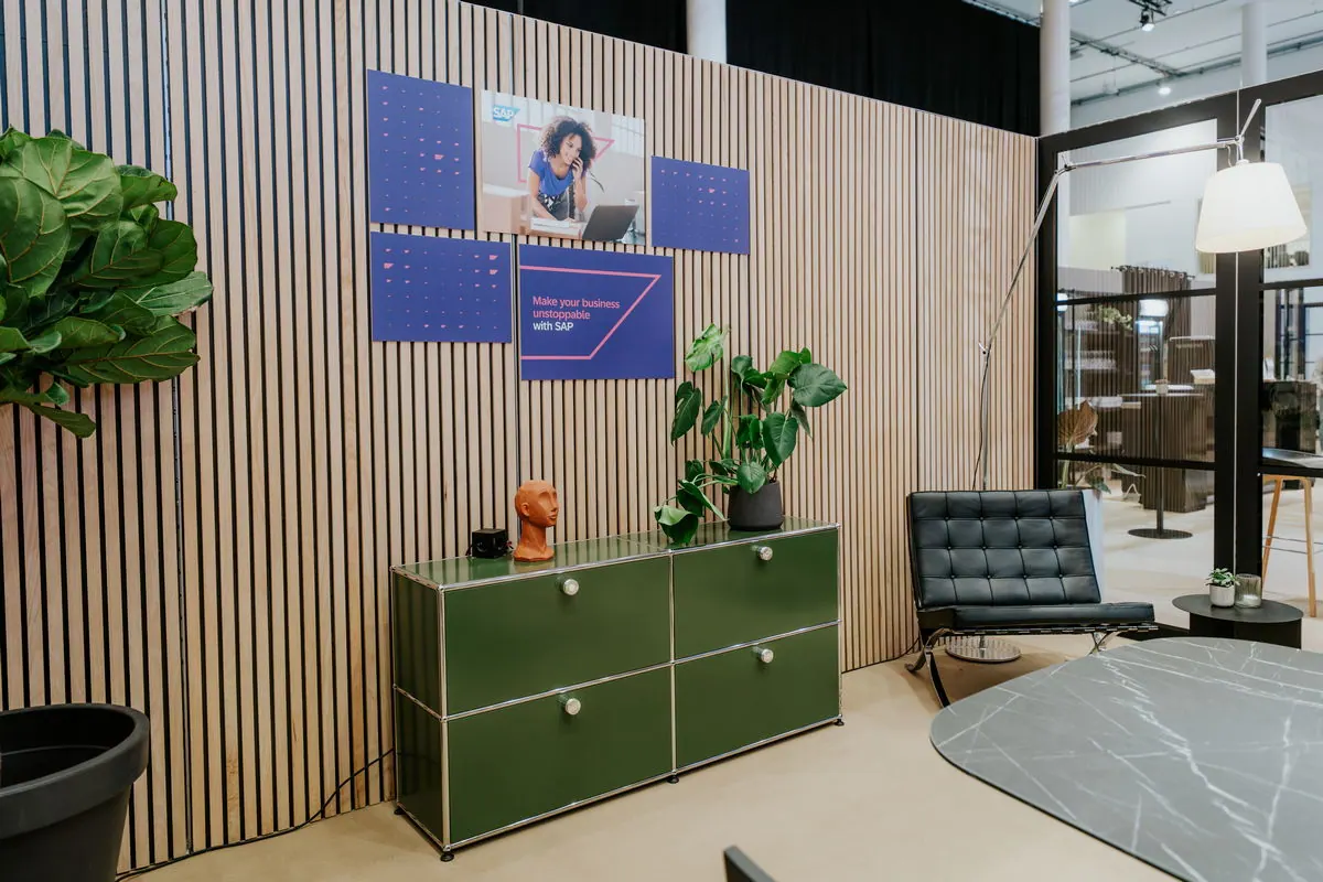 Sideboard USM Haller olive green 4 Klapptüren Ansicht 3