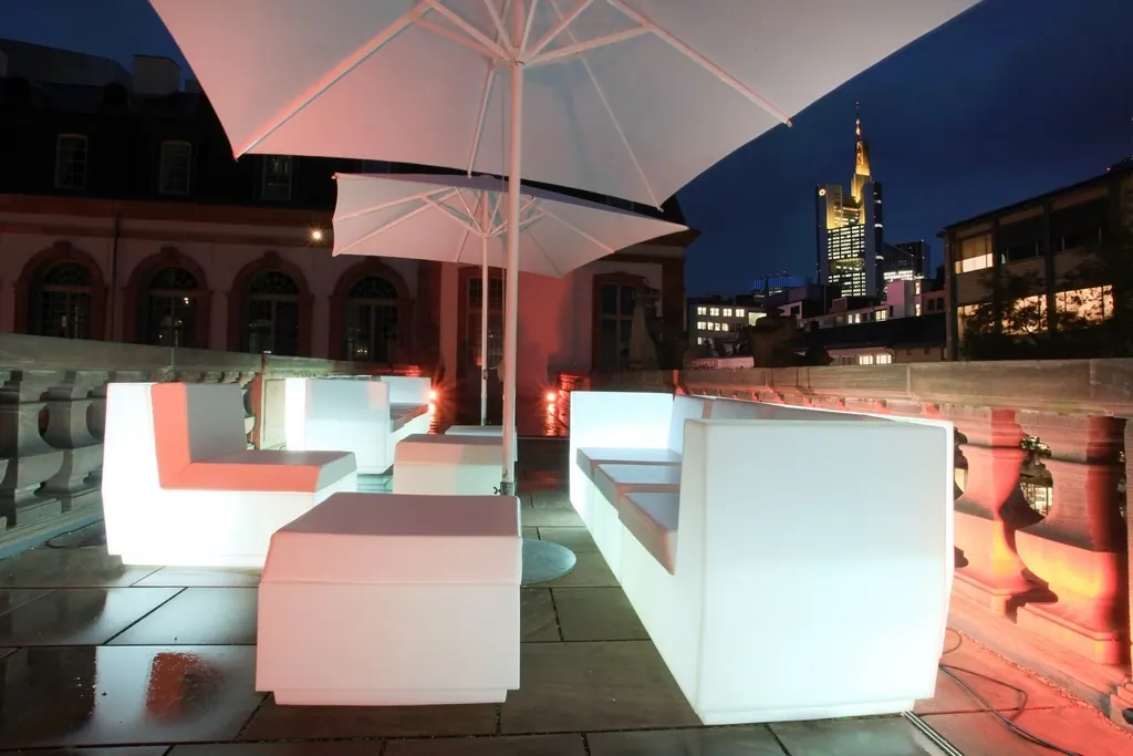 Corner-Chair Big Cut mit Kissen und LED-Lichteinheit Ansicht 2