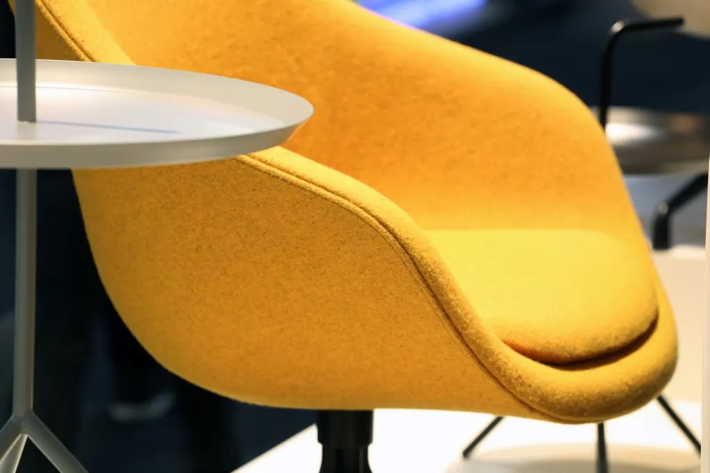 Drehsessel About a Lounge AA gepolstert curry/schwarz Ansicht 3