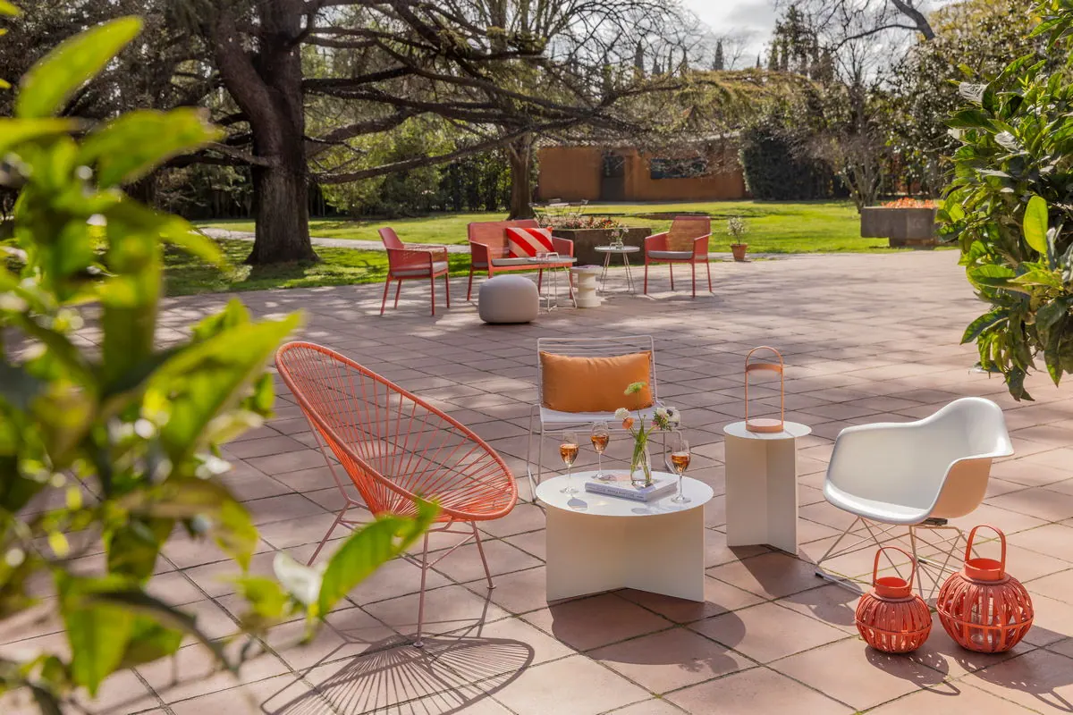 LAR Eames Plastic Loungechair weiß Sitz Ansicht 2