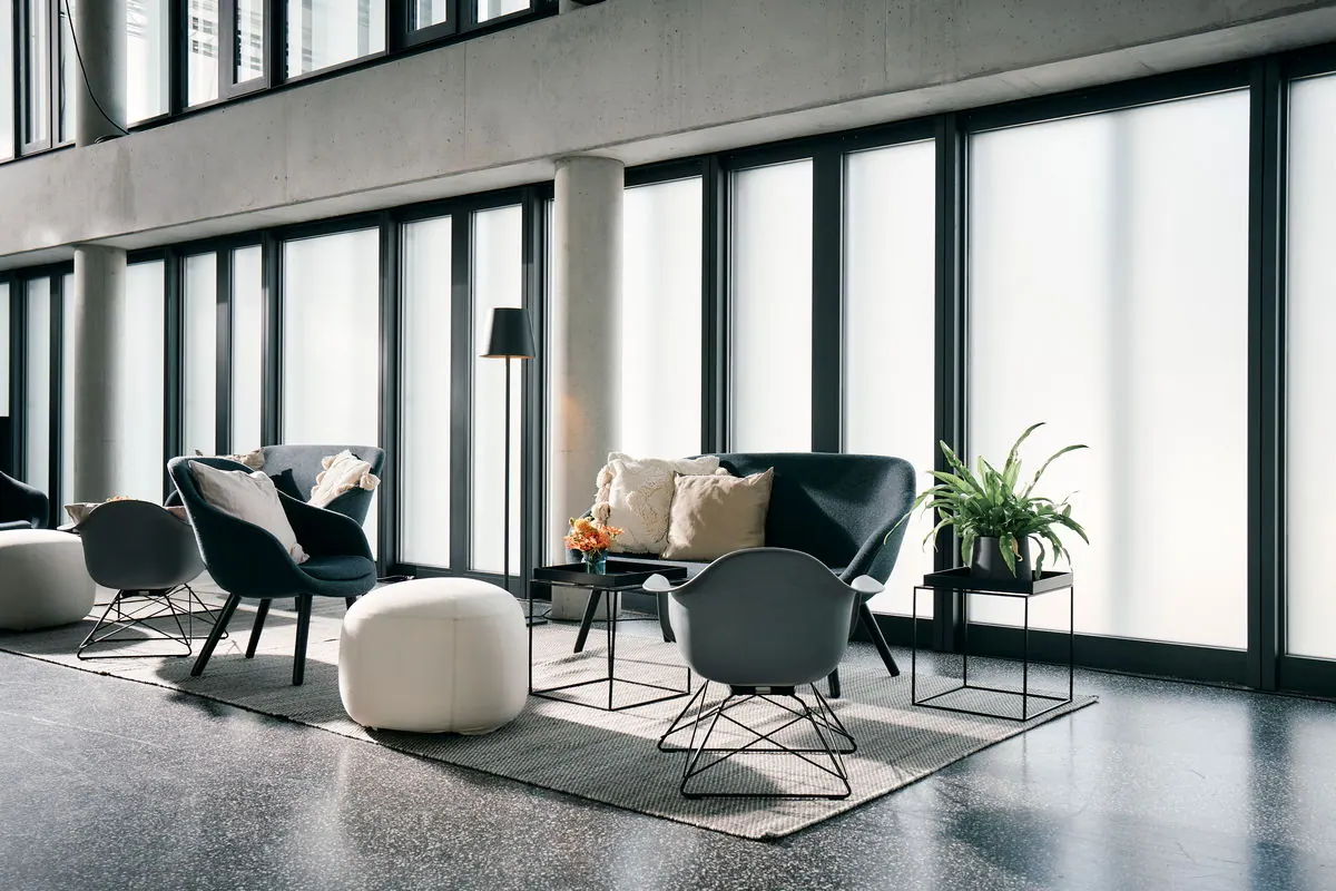LAR Eames Plastic Loungechair Sitz granitgrau Ansicht 5
