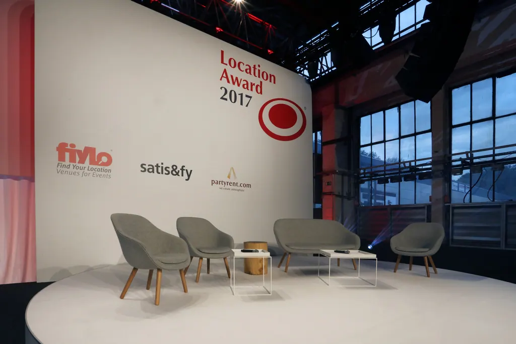 Sofa About a Lounge AAL gepolstert grau/eiche Ansicht 4