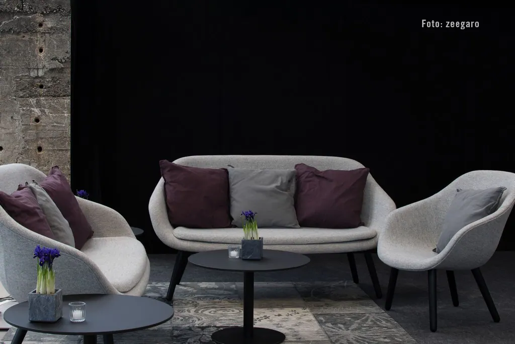 Sofa About a Lounge AAL gepolstert grau/schwarz Ansicht 5