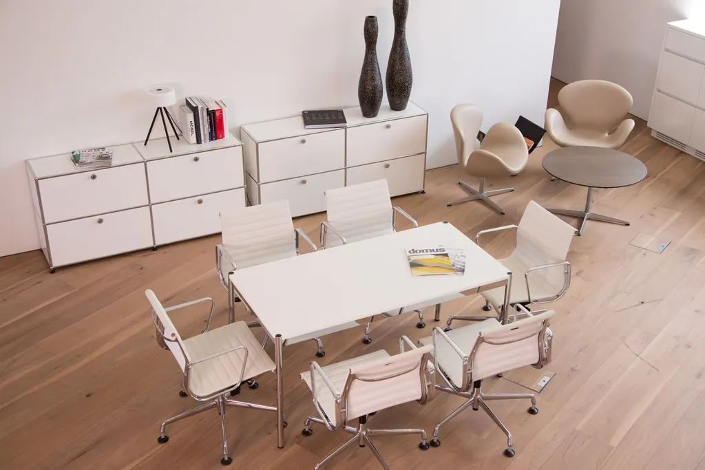 Aluminium Chair EA 108 drehbar mit Armlehnen Ansicht 3