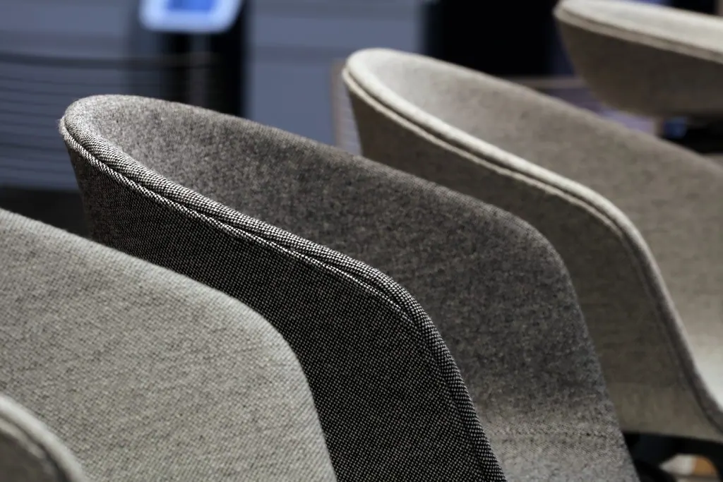 Drehstuhl About a Chair AAC schwarz/Pfeffer-Salz Ansicht 3