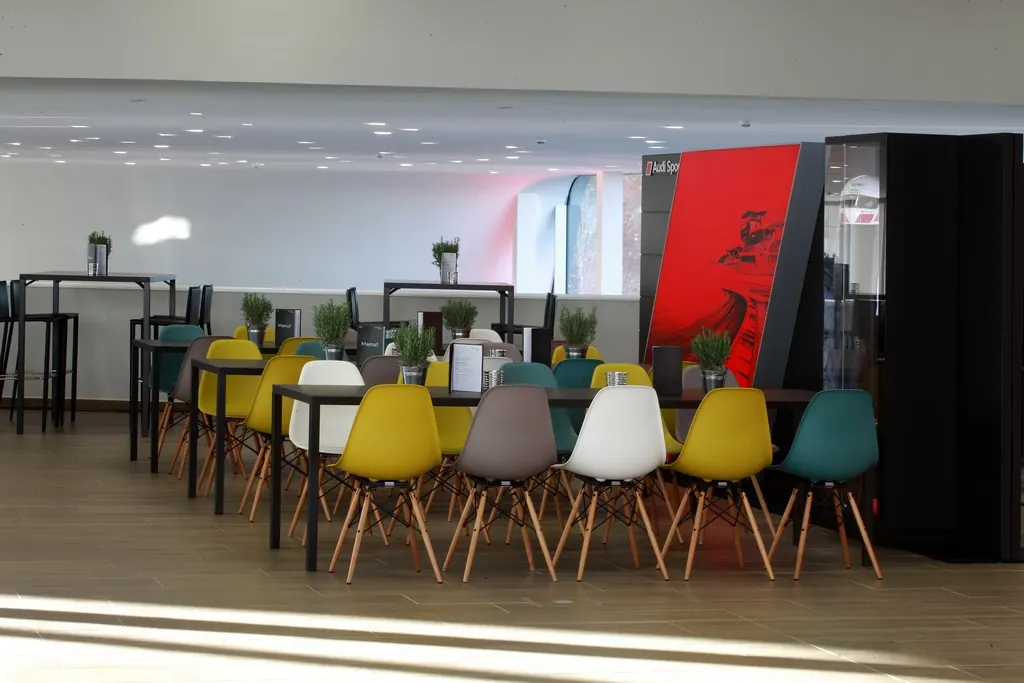 DSW Eames Plastic Chair Ahorn Sitz ocean Ansicht 3