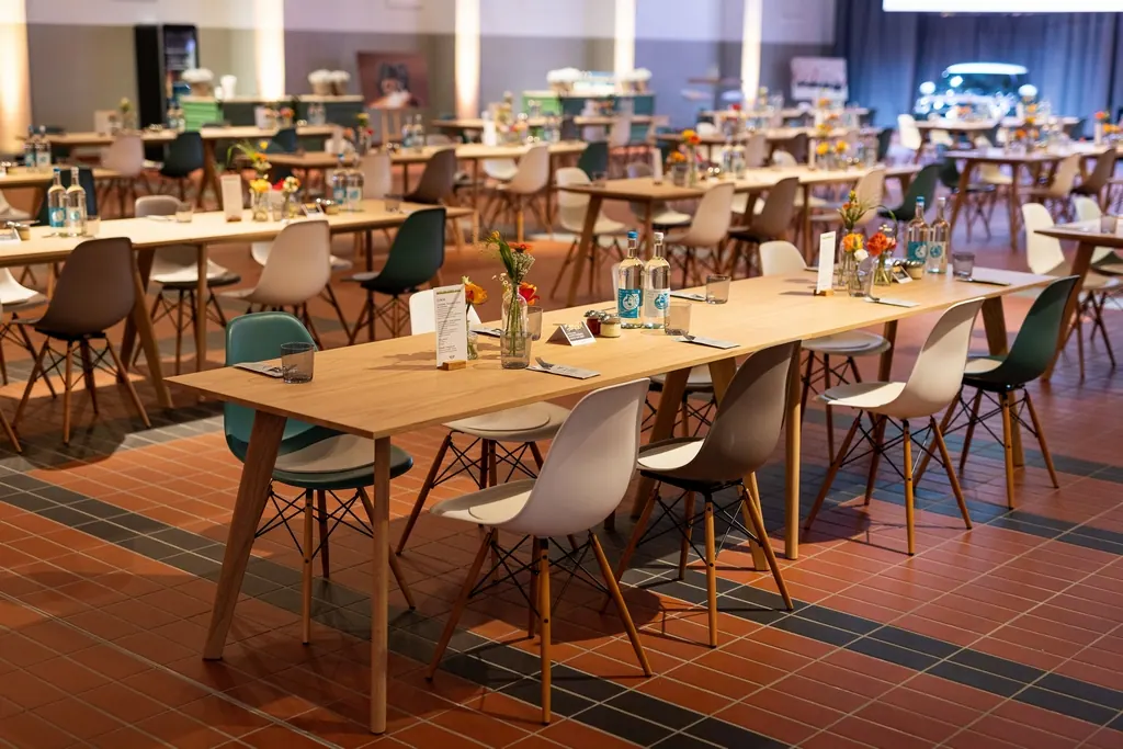 DSW Chair Ahorn Sitz ocean mit Filzauflage Ansicht 2
