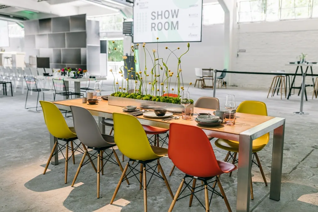 DSW Eames Plastic Chair Ahorn Sitz (poppy red) Ansicht 3