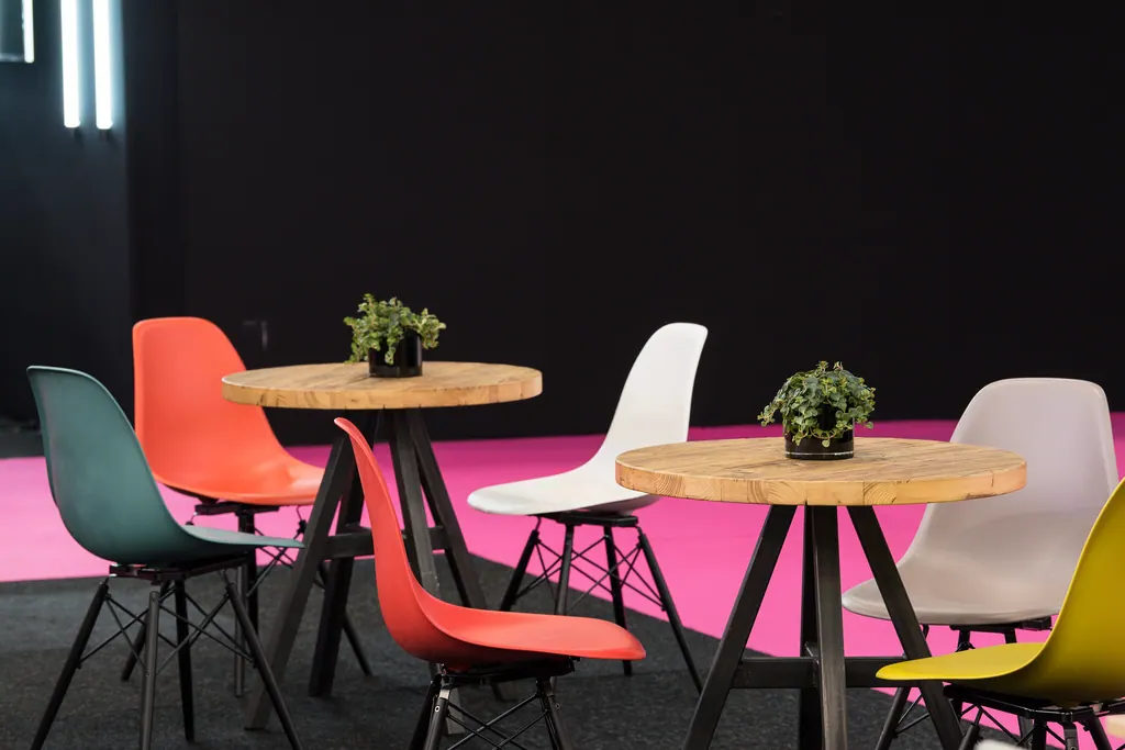 DSW Chair Ahorn Sitz ocean Ansicht 5