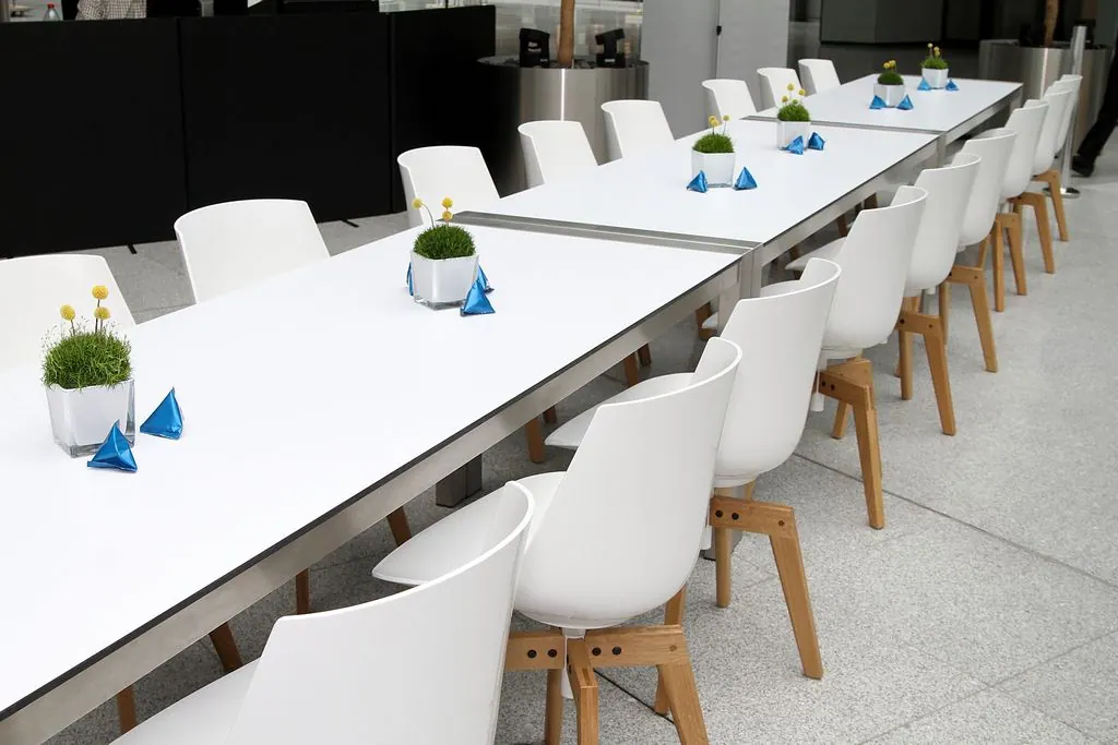 Flow Chair 4-Fuß Sitzschale drehbar Ansicht 4