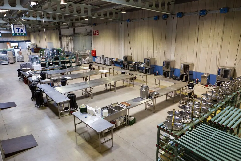 Arbeitstisch CNS Ansicht 4