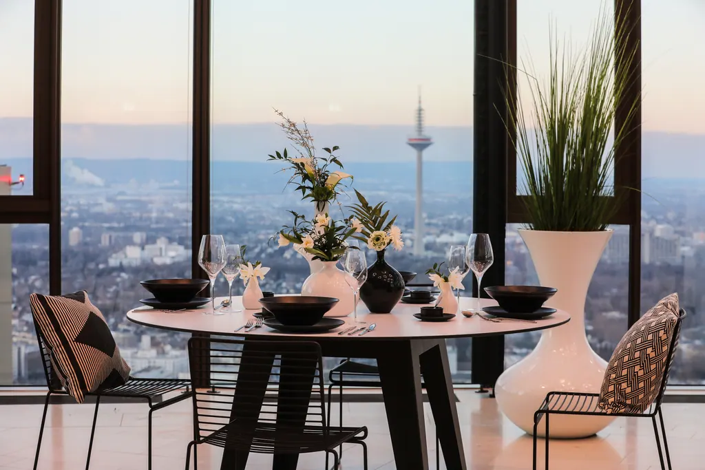 Dinnertisch Kranich mit Tischplatte Ansicht 3