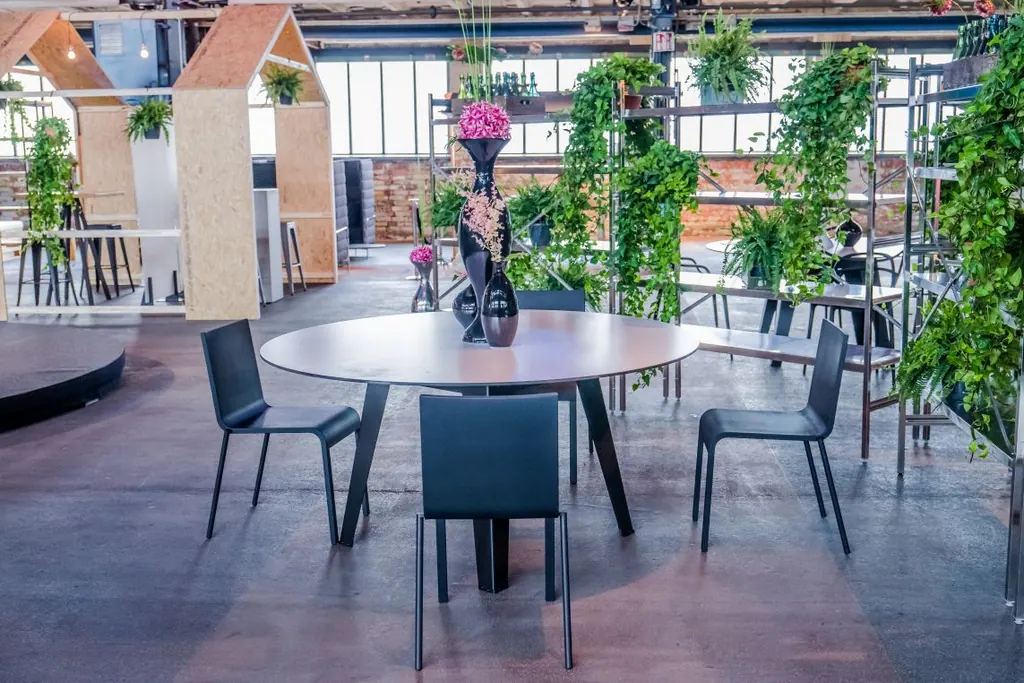 Dinnertisch Kranich mit Tischplatte Ansicht 4
