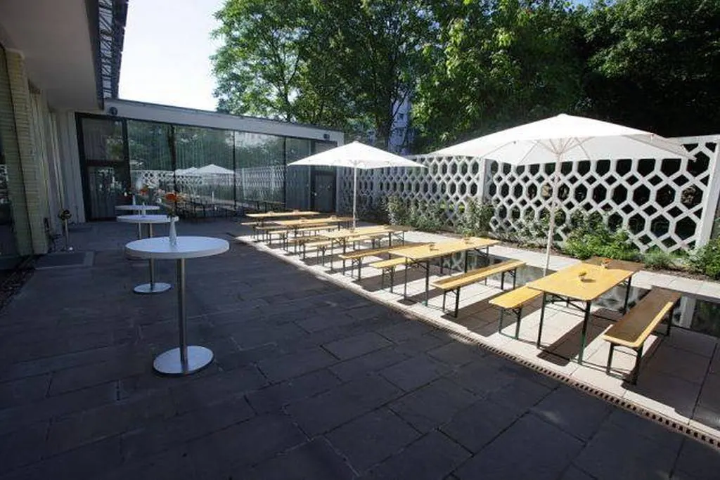 Tisch Naturholz Ansicht 2