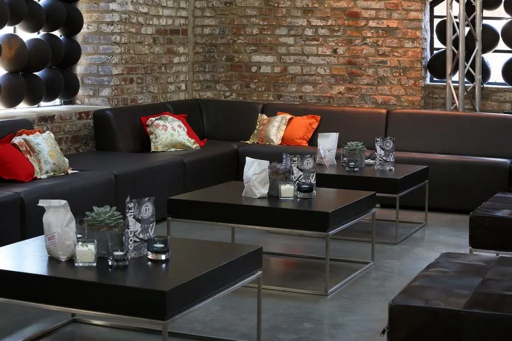 Zinzo Table mit Massif Ansicht 4