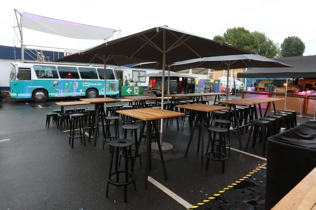 Stehtisch Bristol Samoa 80 80 Ansicht 2