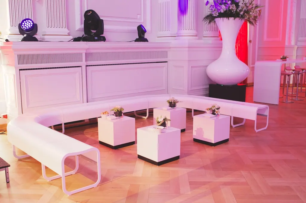 Connector Lounge Bank ZA Ansicht 3
