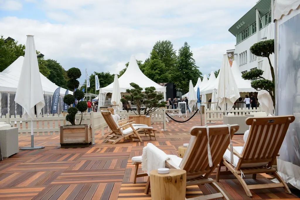 Deckchair Bali massives Teakholz T150 Ansicht 3