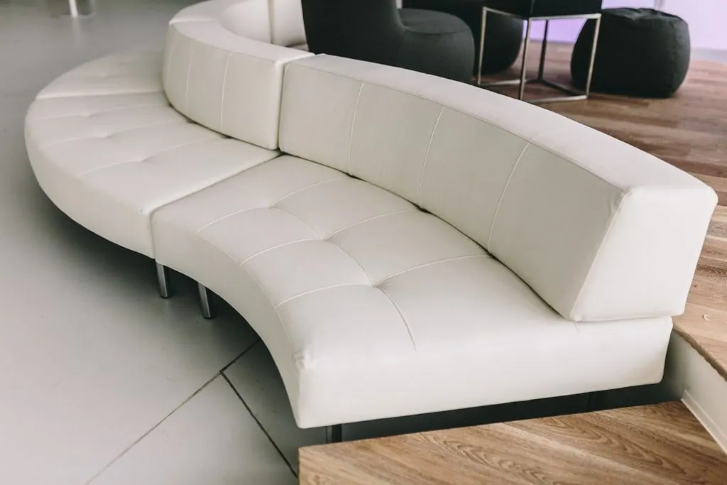 Endless curved Seat low Back Curve small Yachtleder Ansicht 3