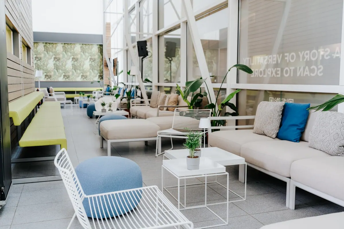 Loungehocker Maximo white mit Sitzkissen salt Ansicht 3