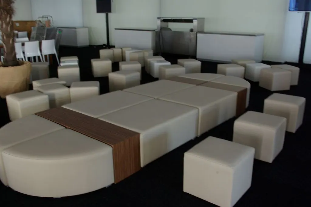 Lounge-2-Sitz-Hocker Locarno T70 Ansicht 2