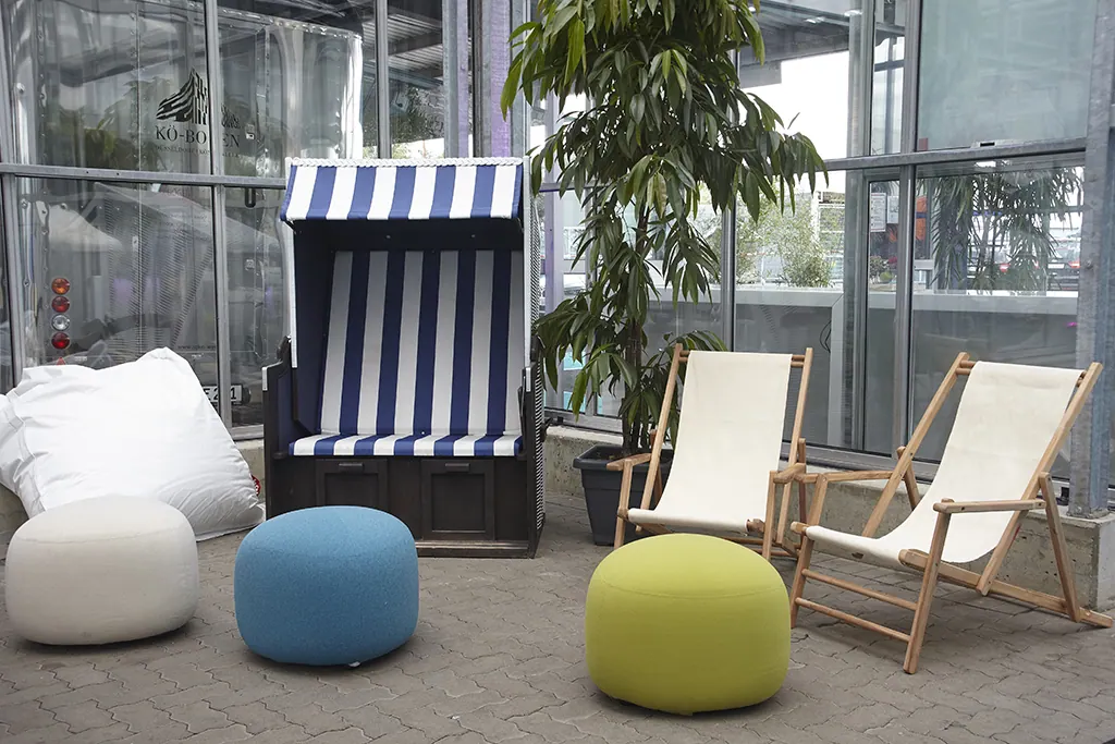Strandkorb blau/weiß mit Fußstützen T85 Ansicht 5