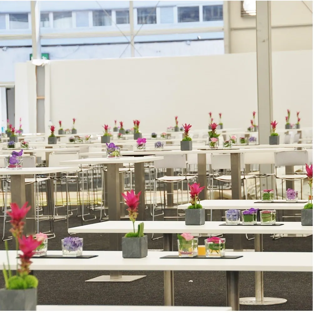 Frische Blumendekoration – Esstisch Granitvase Ansicht 3