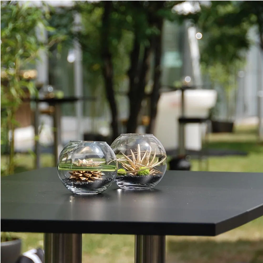 Frische Blumendekoration – Stehtisch – Kugelvasen Ansicht 2