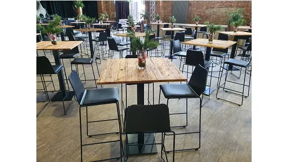 Stehtisch S Preto SALZBURG Ansicht 2