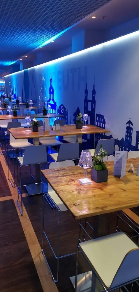 Stehtisch X1 SALZBURG Ansicht 2