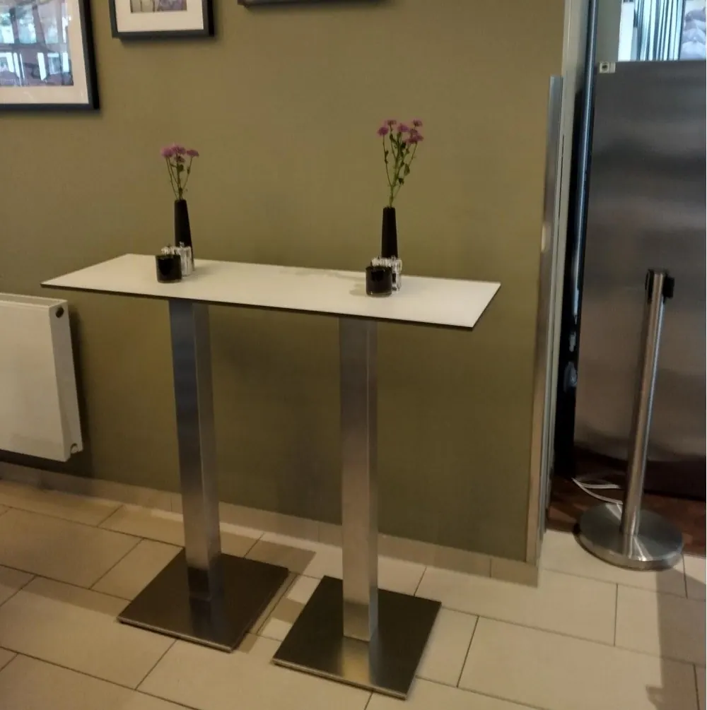 Stehtisch X Cosmos – SIDEBOARD Ansicht 3