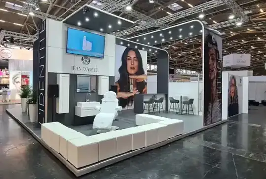 Aluvision-Systemstand BeautyForum – Mietmöbel, Logistik – CREAVENTIS Messebau & Eventausstattung
