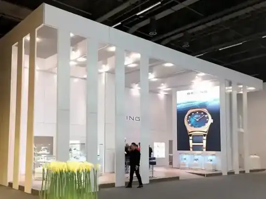 Aluvision-Systemstand Bering – Mietmöbel, Logistik – CREAVENTIS Messebau & Eventausstattung